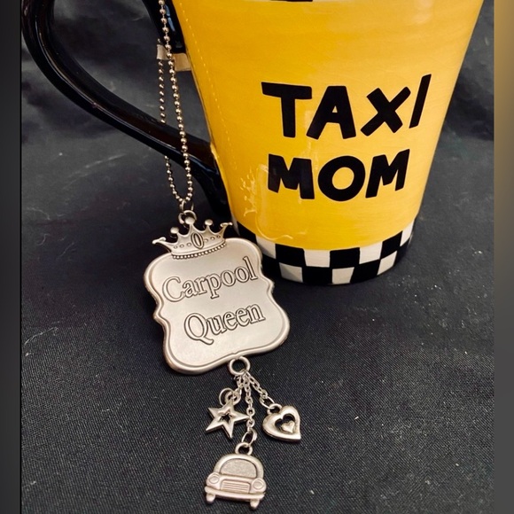 Brand New ‘TAXI MOM’ Ceramic Coffee Cup & ‘CARPOOL QUEEN’ Mirror Charm Bundle - Picture 5 of 5